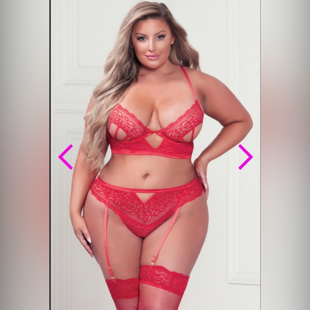 NWT Plus Size 3X/4X Red Seven ‘til Midnight Two Piece Open Cup Bra and Panty Set